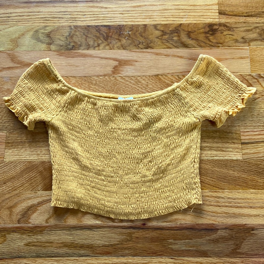 Cropped shirt; color: yellow, stretchy material, lightly used, size: small